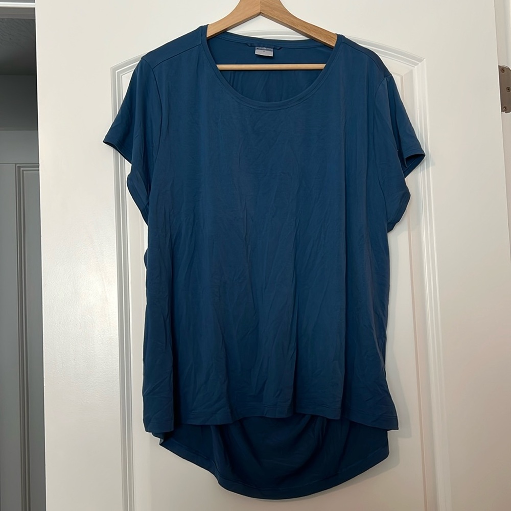 Dark Blue Athleta Short Sleeve Tee